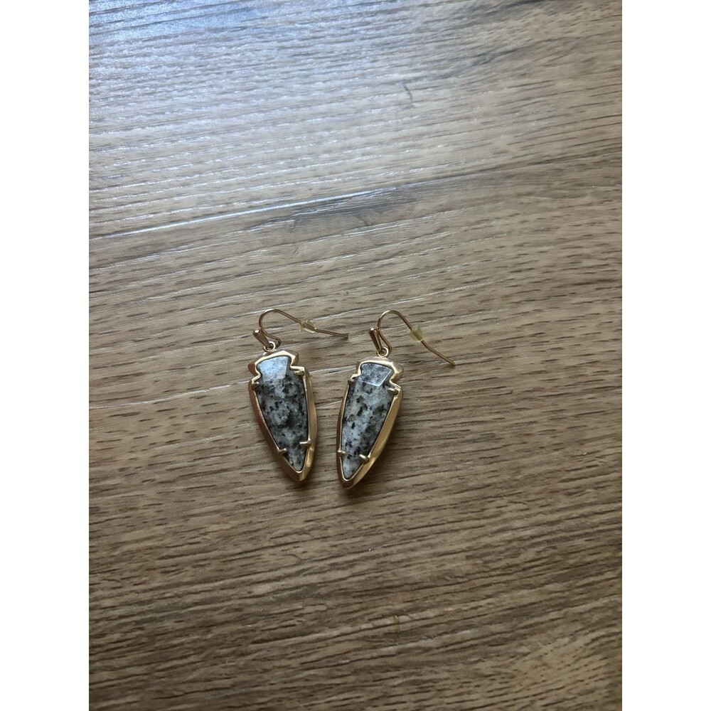 Kendra Scott Katelyn Arrowhead Drop Earrings gray white granite gold tone